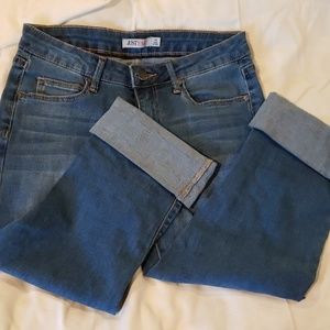 Just fab size 26 crop jeans